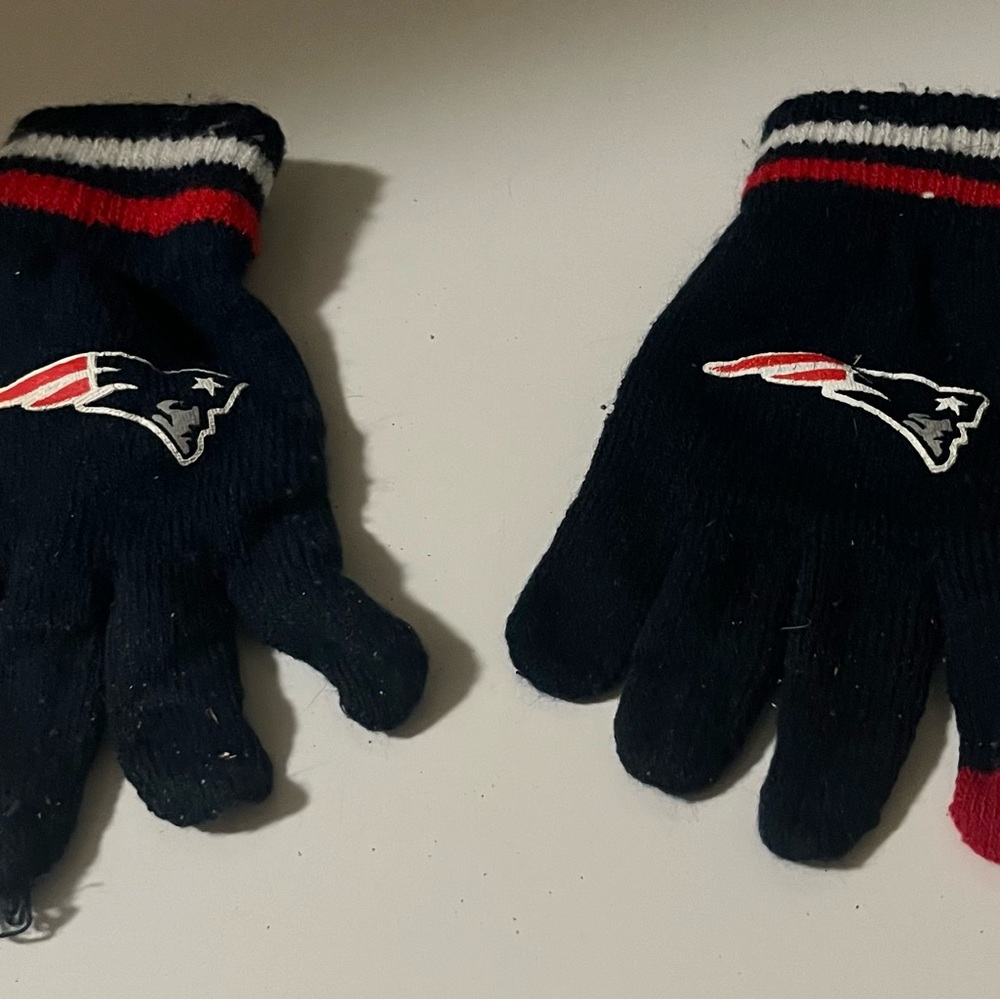 Mittens - Picture 2 of 3